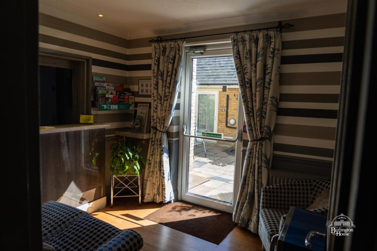 Burlington House Boutique Bed & Breakfast Oxford Bagian luar foto The interior of a static