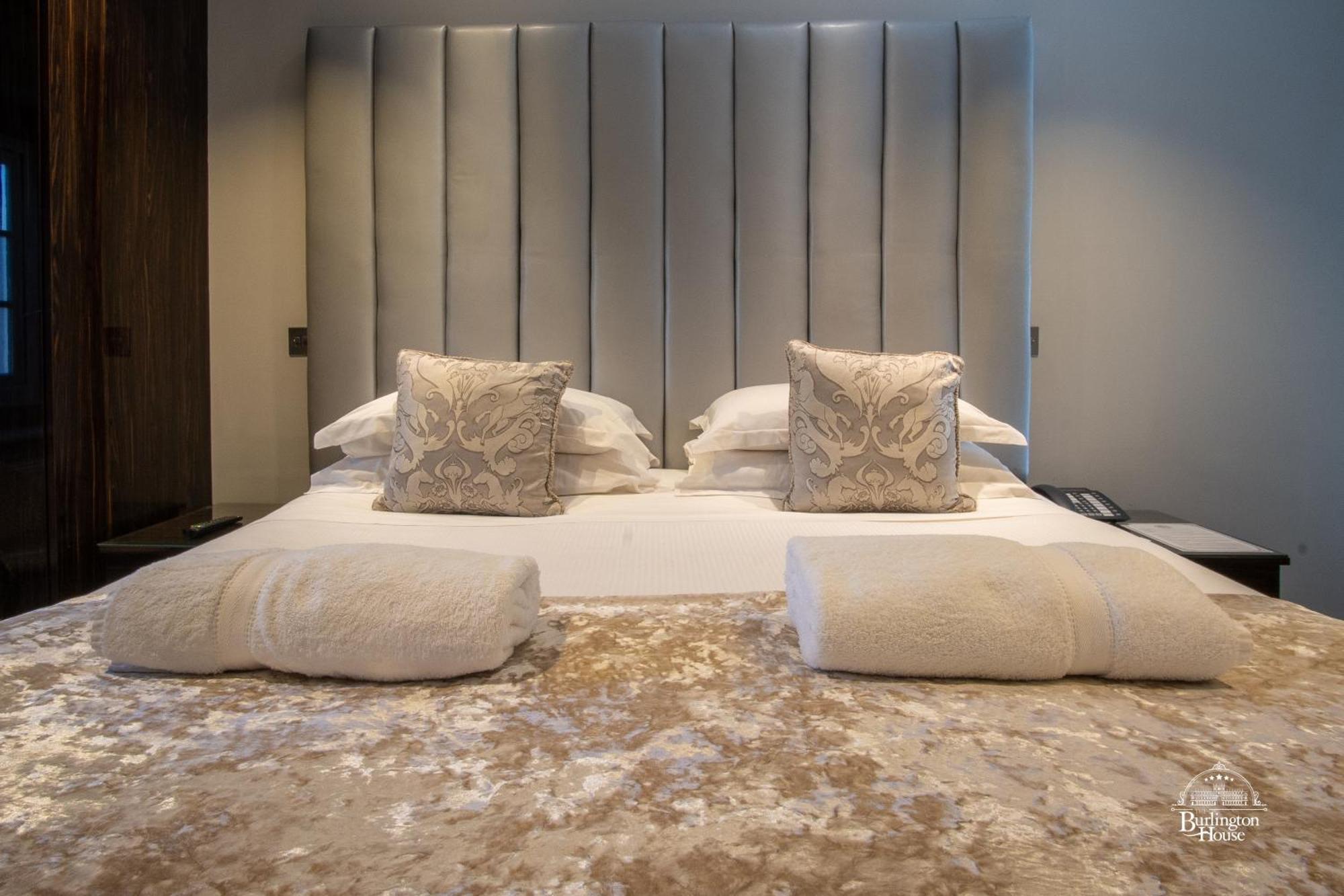 Burlington House Boutique Bed & Breakfast Oxford Ruang foto A bedroom at the hotel