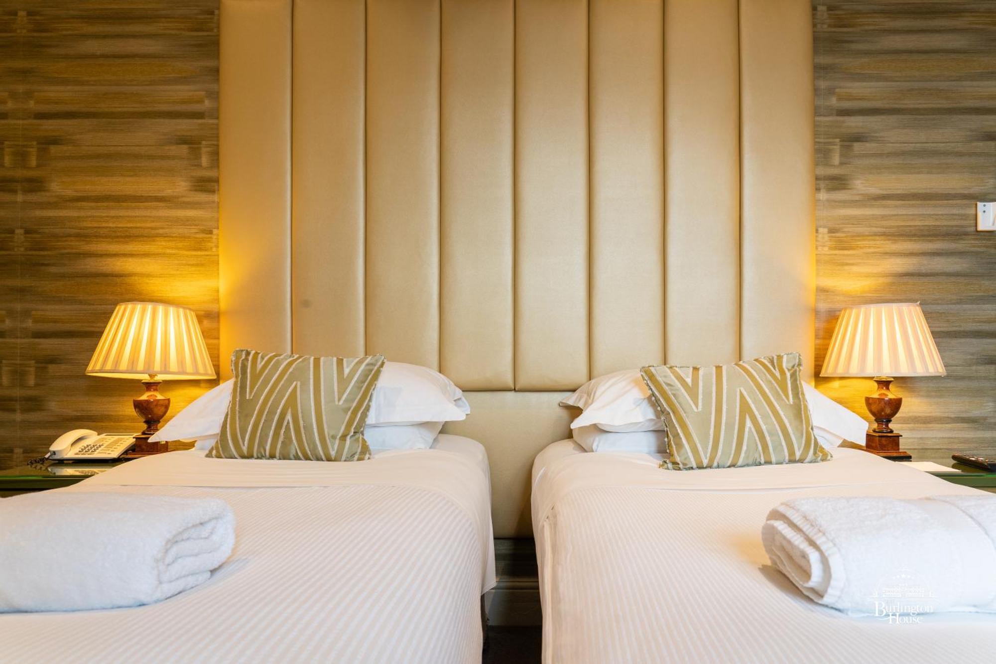 Burlington House Boutique Bed & Breakfast Oxford Ruang foto A bedroom at the hotel