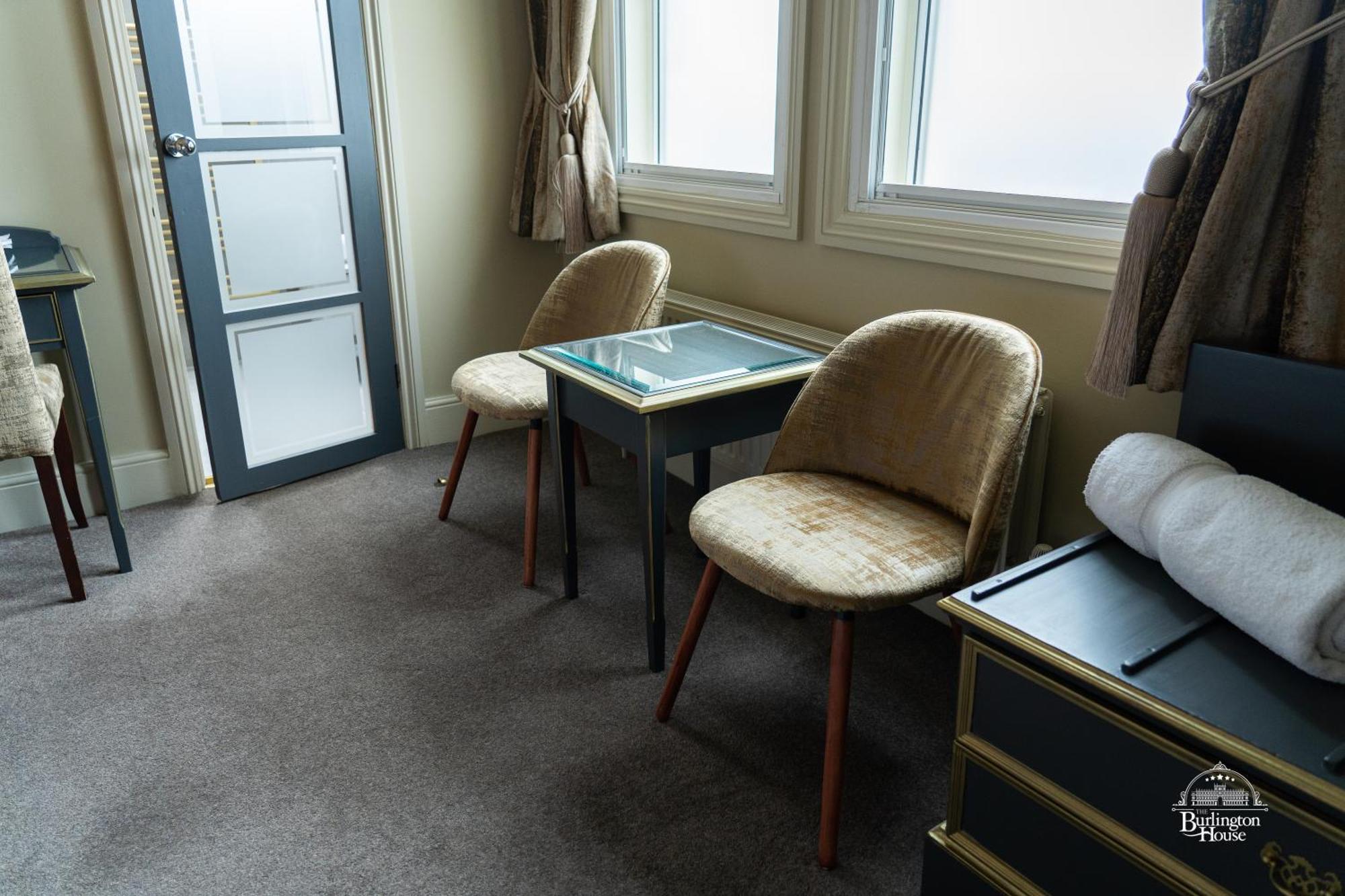 Burlington House Boutique Bed & Breakfast Oxford Ruang foto A room at the hotel