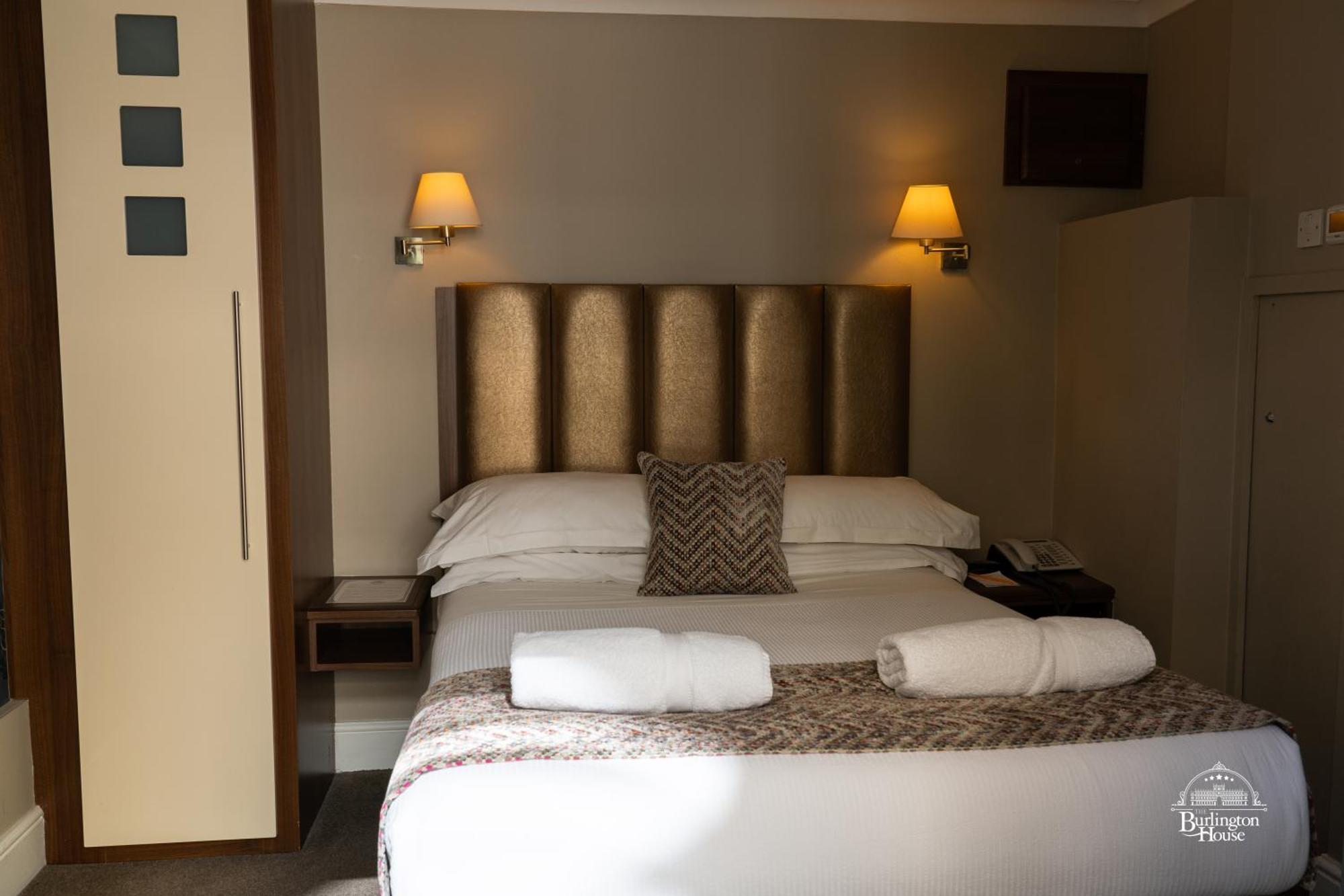 Burlington House Boutique Bed & Breakfast Oxford Ruang foto A bedroom at the hotel