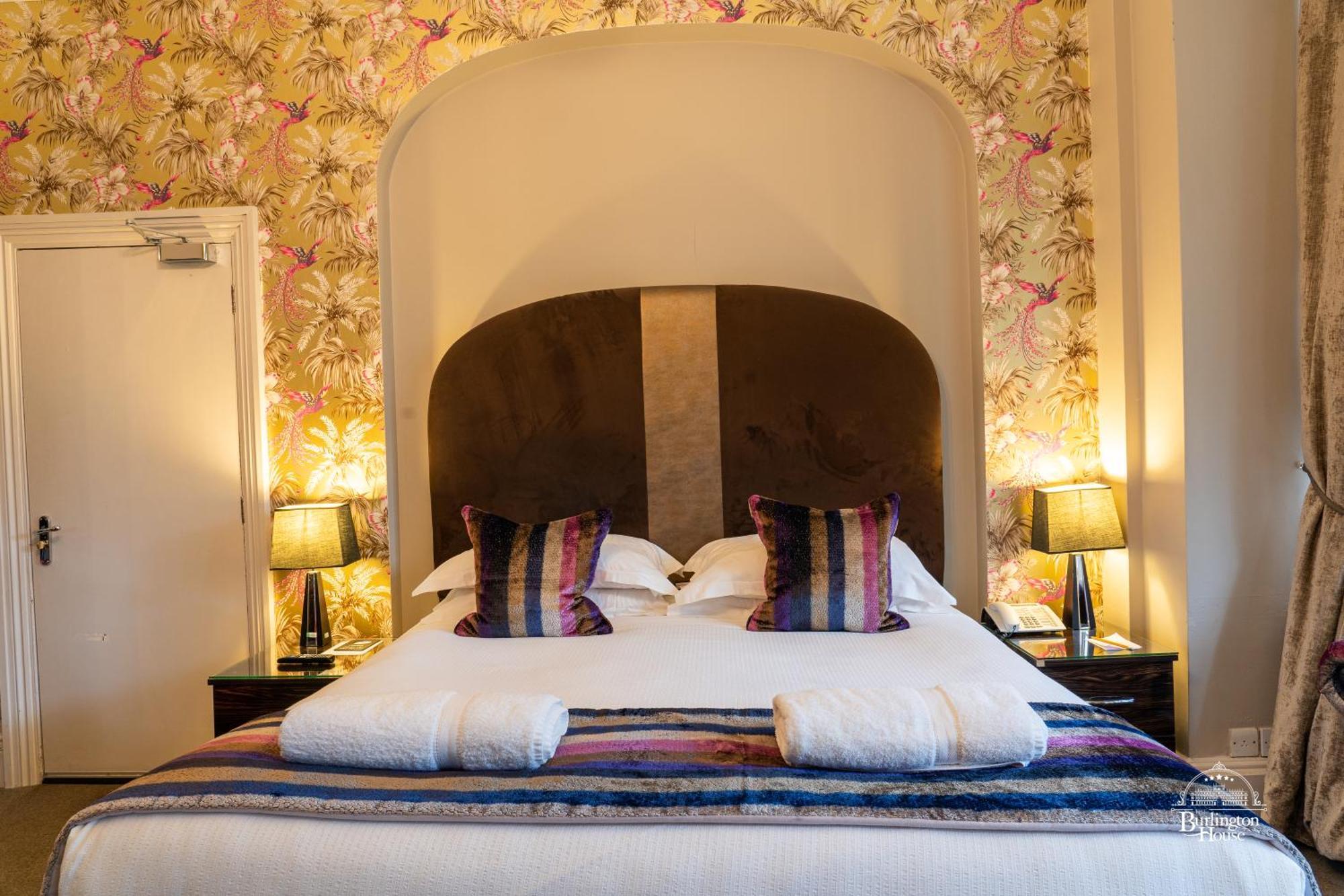 Burlington House Boutique Bed & Breakfast Oxford Ruang foto A bedroom at the hotel