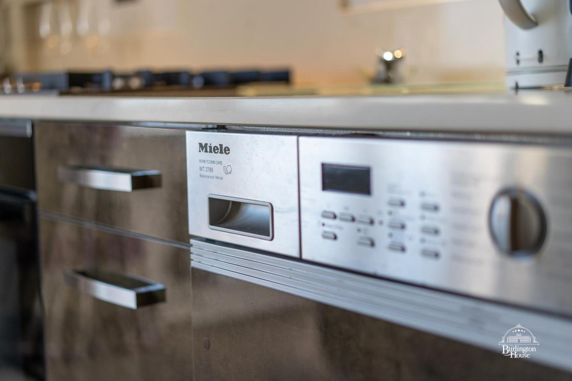 Burlington House Boutique Bed & Breakfast Oxford Bagian luar foto Miele dishwasher