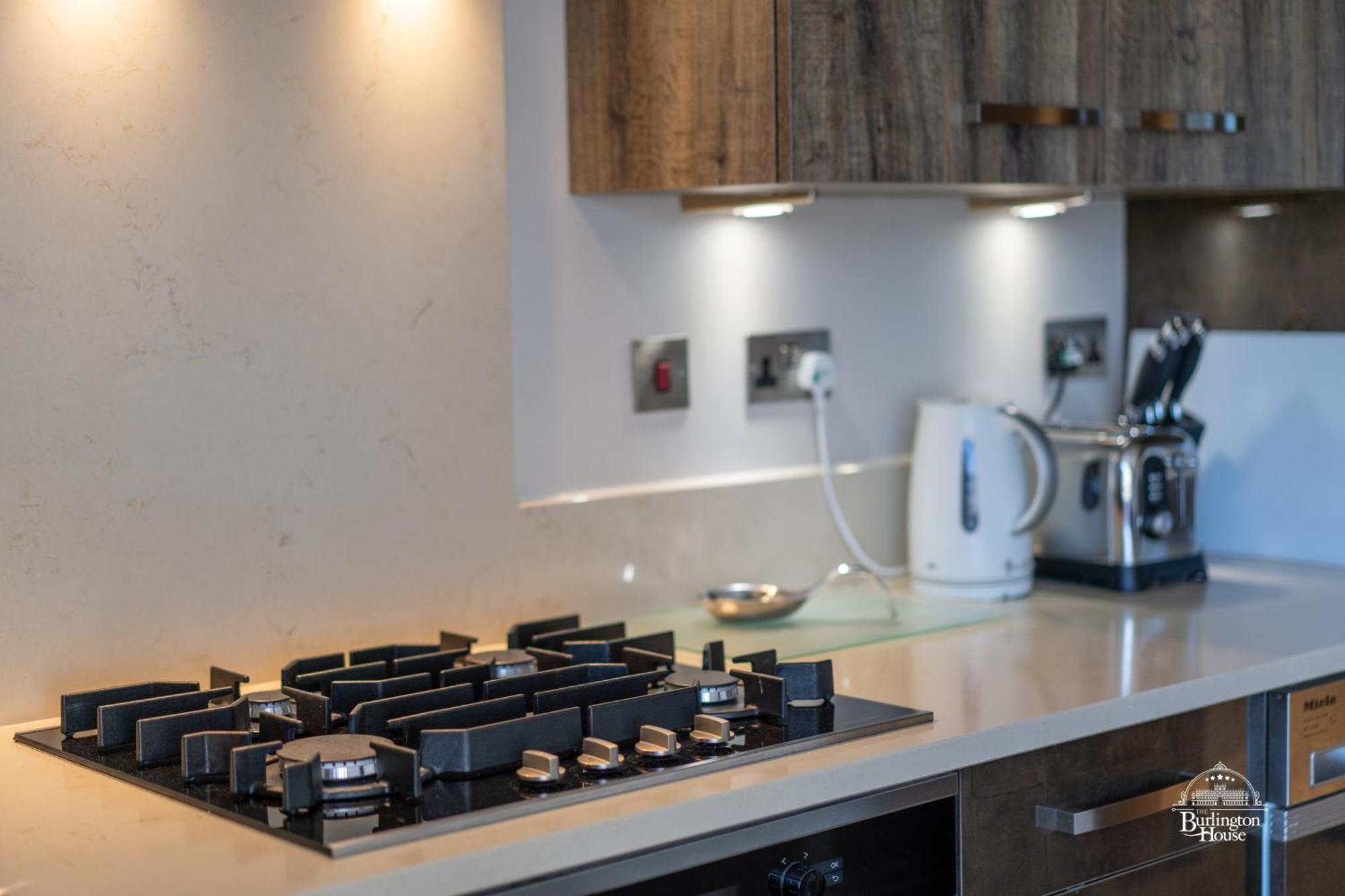 Burlington House Boutique Bed & Breakfast Oxford Bagian luar foto A gas hob